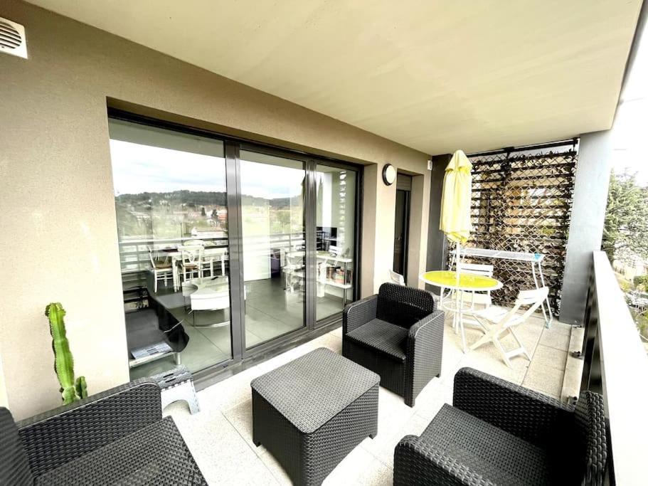 Spacieux T2 + Parking A 5 Min D'Aix Apartment Aix-en-Provence Exterior photo